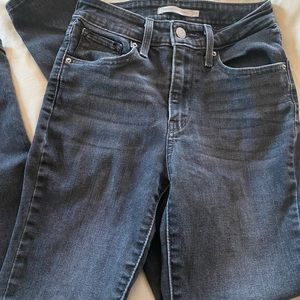 Levi’s black pants